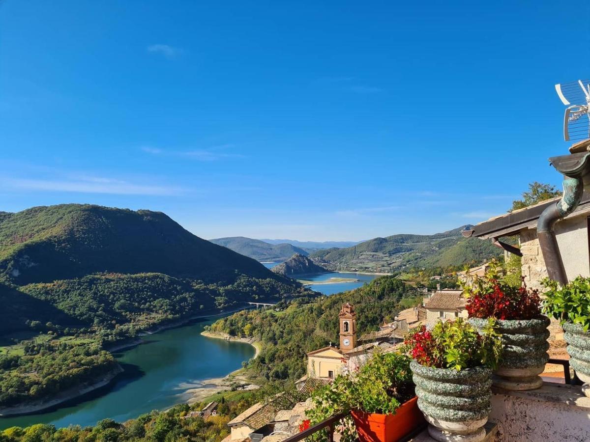 La Casa Sul Fiordo Lago Del Turano Paganico Sabino المظهر الخارجي الصورة